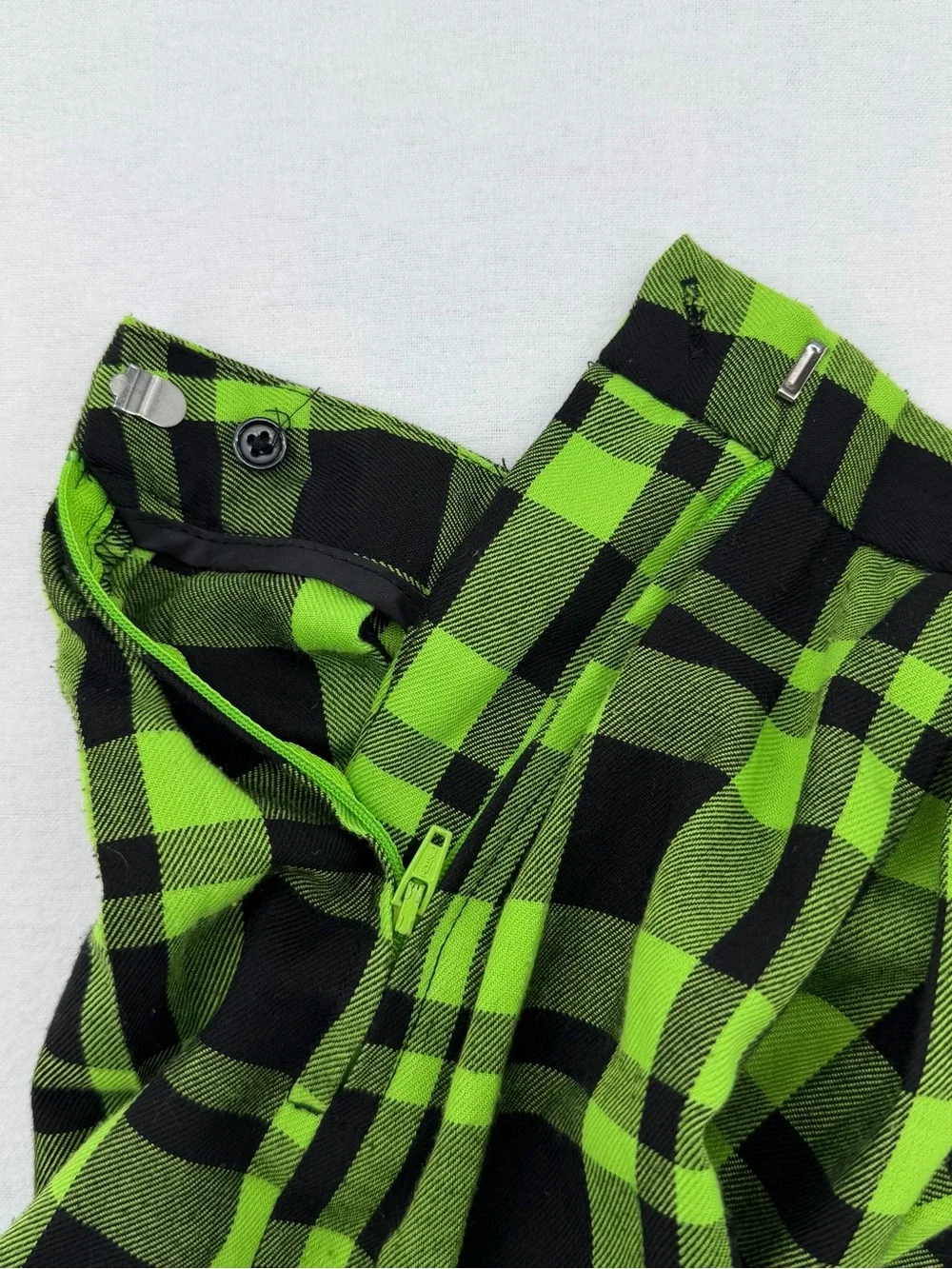 Hot Topic Black and Acid Green Plaid Pleated Skater / School Girl Mini Skirt